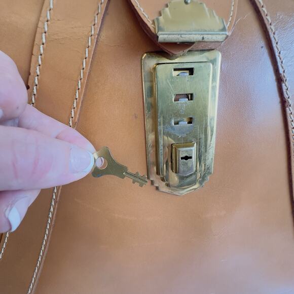 Mid Century Top Grain Cowhide Briefcase Stay Open Frame Vintage Bag with Key MCM - Picture 15 of 16